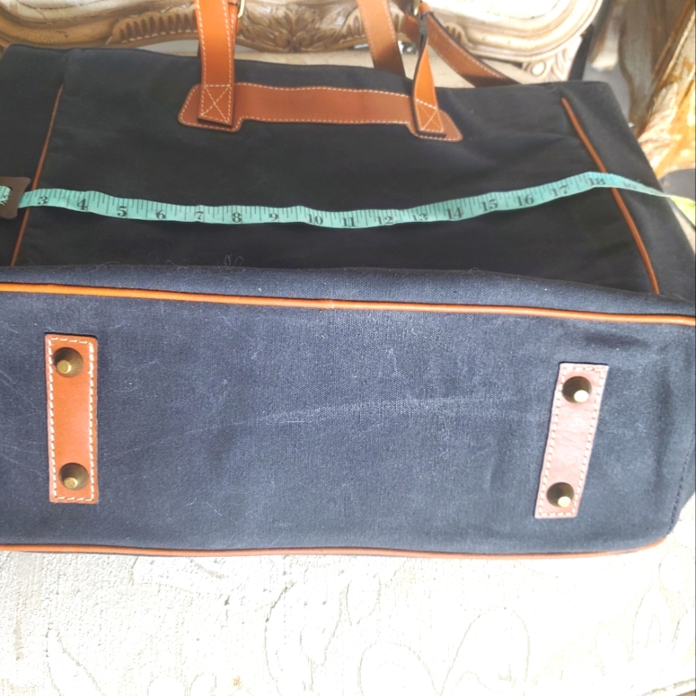 LA PAPILLON Extra Large Black Canvas Tote New with Tags - Picture 5 of 12